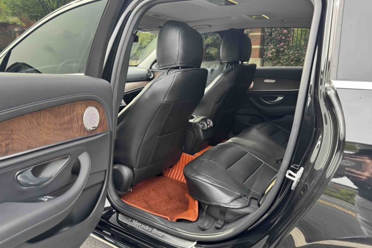 Used Mercedes-Benz E-Class 2018 E 200 L Interior 5