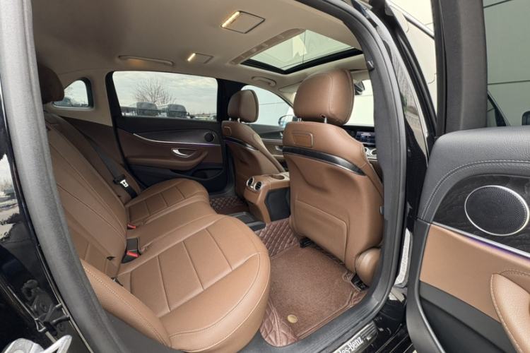 Used Mercedes-Benz E-Class 2018 Facelift E 200 L Sport 4MATIC Interior 6