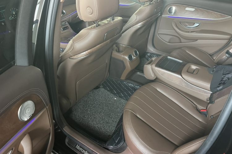 Used Mercedes-Benz E-Class 2018 Facelift E 200 L Interior 6