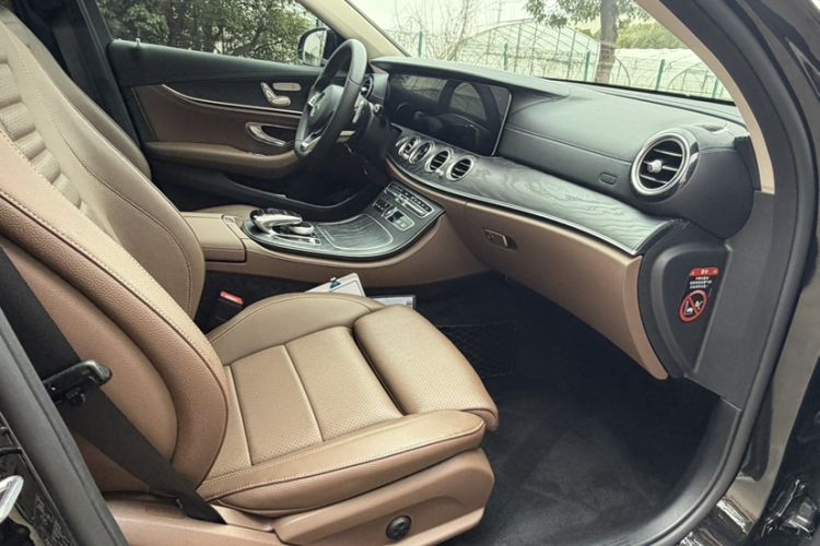 Used Mercedes-Benz E-Class 2018 Facelift E 200 L Sport Edition Interior 6