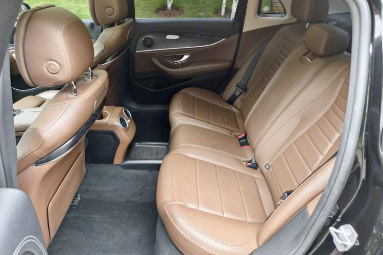 Used Mercedes-Benz E-Class 2018 Facelift E 200 L Sport Edition Interior 6