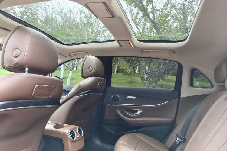Used Mercedes-Benz E-Class 2018 Facelift E 200 L Sport Edition Interior 7