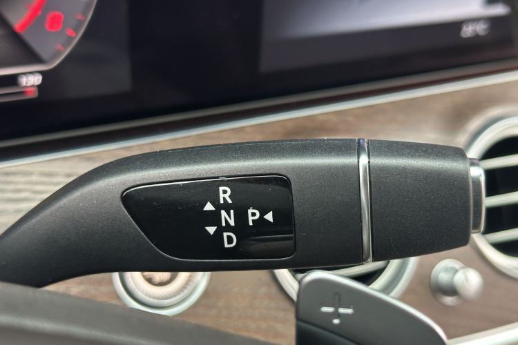 Used Mercedes-Benz E-Class 2018 Facelifted E 300 L Stylish Version Interior 7
