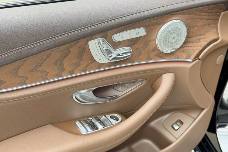 Used Mercedes-Benz E-Class 2018 Facelifted E 300 L Stylish Version Interior 8