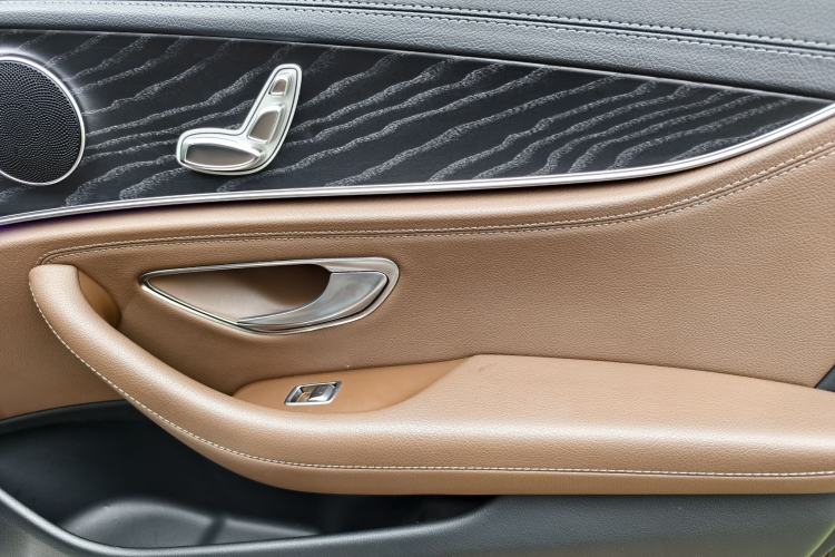Used Mercedes-Benz E-Class 2018 Facelift E 200 L Sport Edition Interior 9
