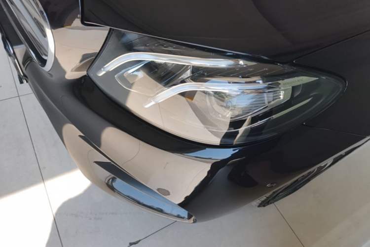 Used Mercedes-Benz E-Class 2018 Restyled E 300 L Sport Luxury Edition Left Front Headlight