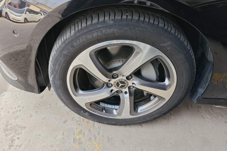 Used Mercedes-Benz E-Class 2018 E 300 L Sport Luxury Edition Left Front Wheel Hub
