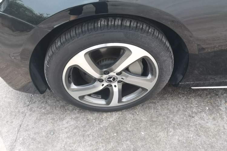 Used Mercedes-Benz E-Class 2018 Restyled E 300 L Sport Luxury Edition Left Front Wheel Hub