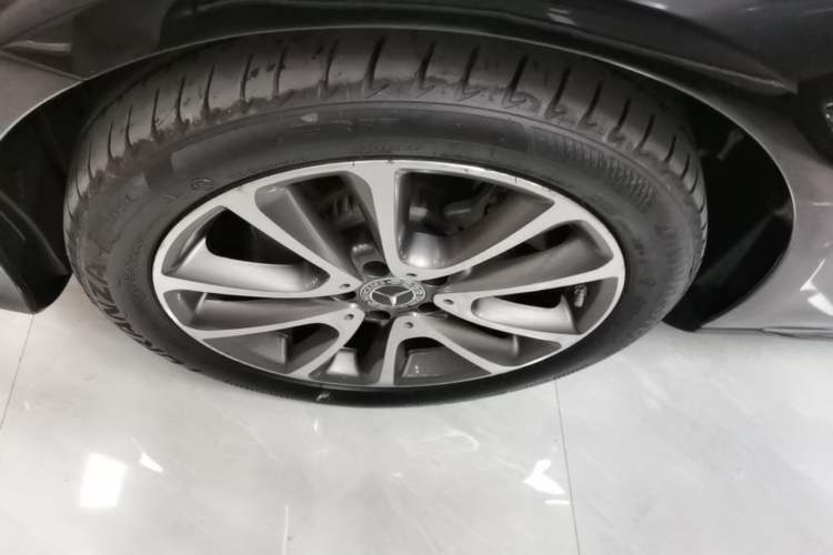 Used Mercedes-Benz E-Class 2018 Facelift E 200 L Left Front Wheel Hub