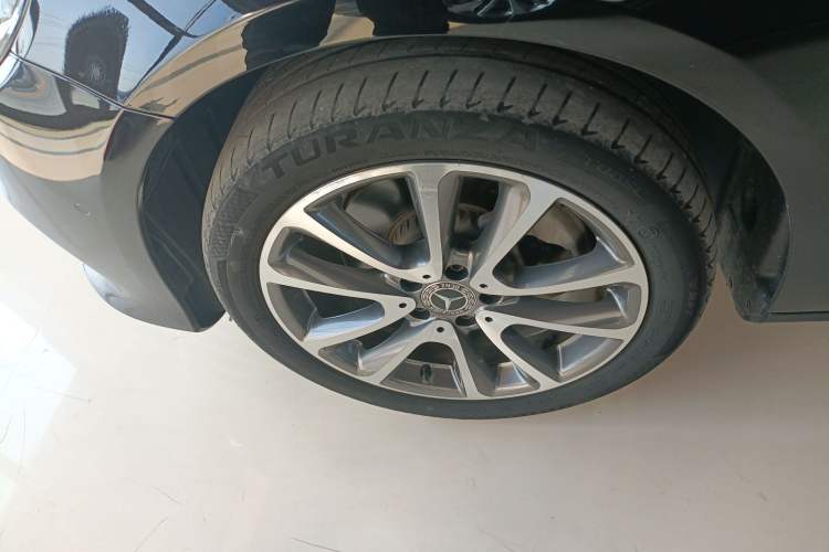Used Mercedes-Benz E-Class 2018 E 200 L Left Front Wheel Hub