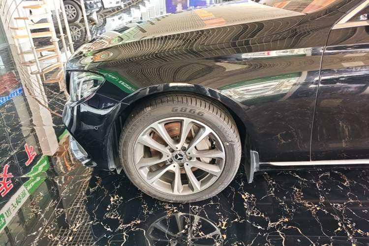 Used Mercedes-Benz E-Class 2018 E 300 L Stylish Model Left Front Wheel Hub