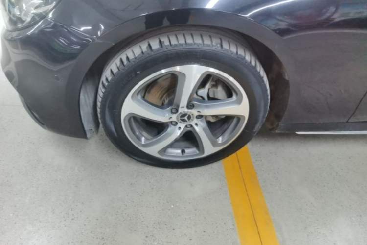 Used Mercedes-Benz E-Class 2018 Facelift E 200 L Sport 4MATIC Left Front Wheel Hub