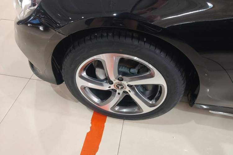 Used Mercedes-Benz E-Class 2018 Facelift E 200 L Sport 4MATIC Left Front Wheel Hub