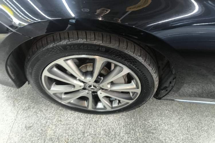 Used Mercedes-Benz E-Class 2018 Facelifted E 300 L Stylish Version Left Front Wheel Hub