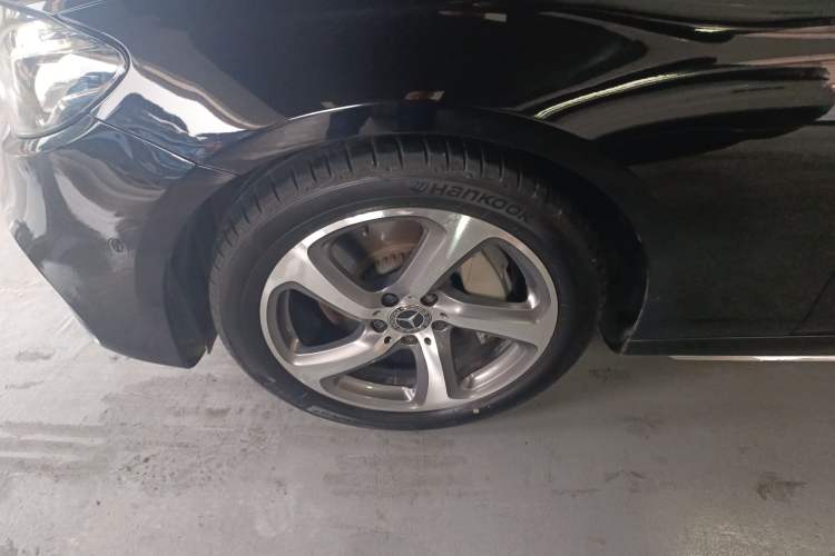 Used Mercedes-Benz E-Class 2018 Restyled E 300 L Sport Luxury Edition Left Front Wheel Hub