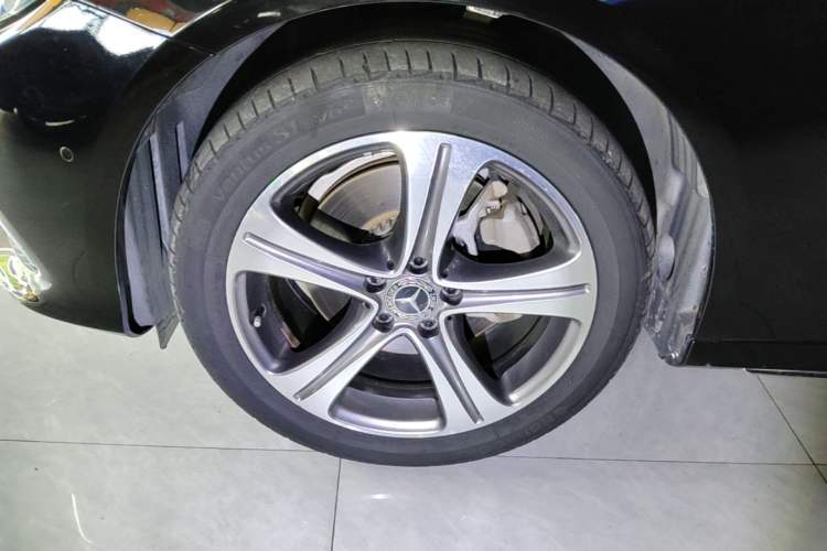 Used Mercedes-Benz E-Class 2018 E 200 L Sport Edition Left Front Wheel Hub