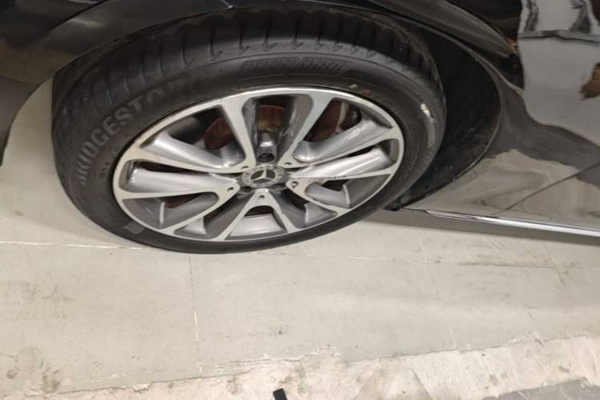 Used Mercedes-Benz E-Class 2018 E 300 L Luxury Model Left Front Wheel Hub