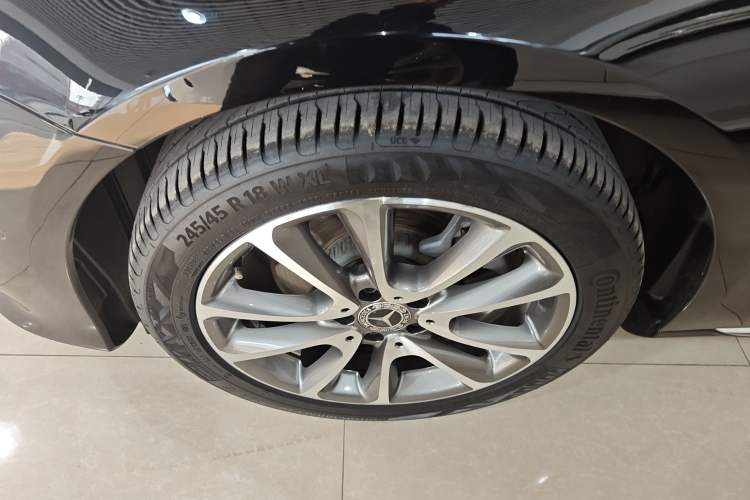 Used Mercedes-Benz E-Class 2018 Facelift E 200 L 4MATIC Left Front Wheel Hub