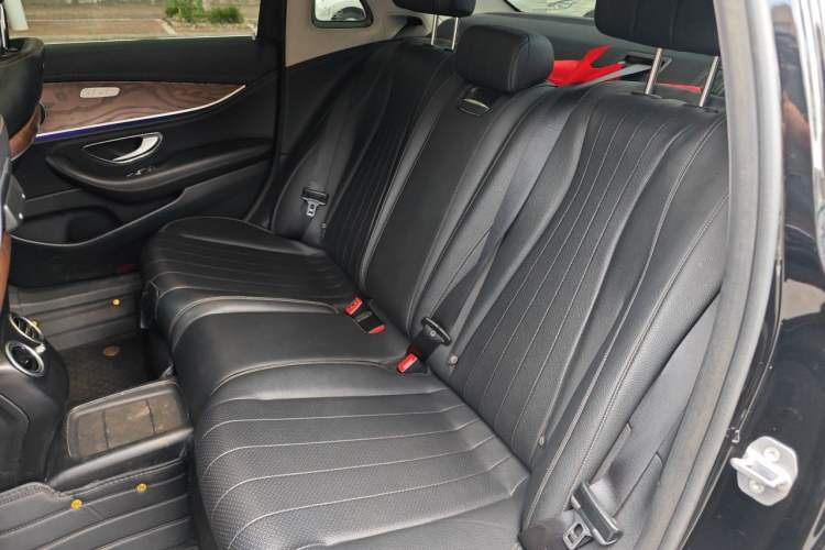 Used Mercedes-Benz E-Class 2018 Facelifted E 300 L Stylish Version Left Rear Seat