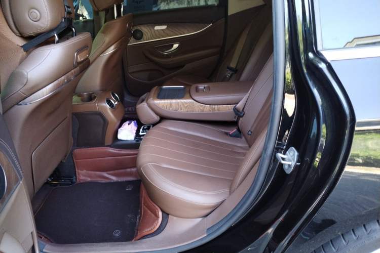 Used Mercedes-Benz E-Class 2018 Facelifted E 300 L Stylish Version Left Rear Seat