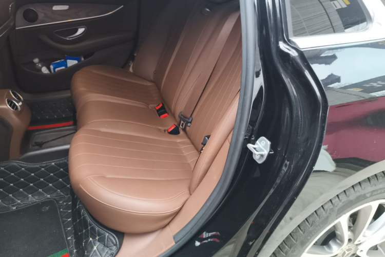 Used Mercedes-Benz E-Class 2018 E 200 L 4MATIC Left Rear Seat