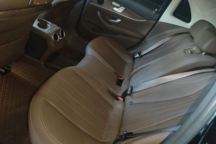 Used Mercedes-Benz E-Class 2018 Facelift E 300 L Luxury Edition Left Rear Seat