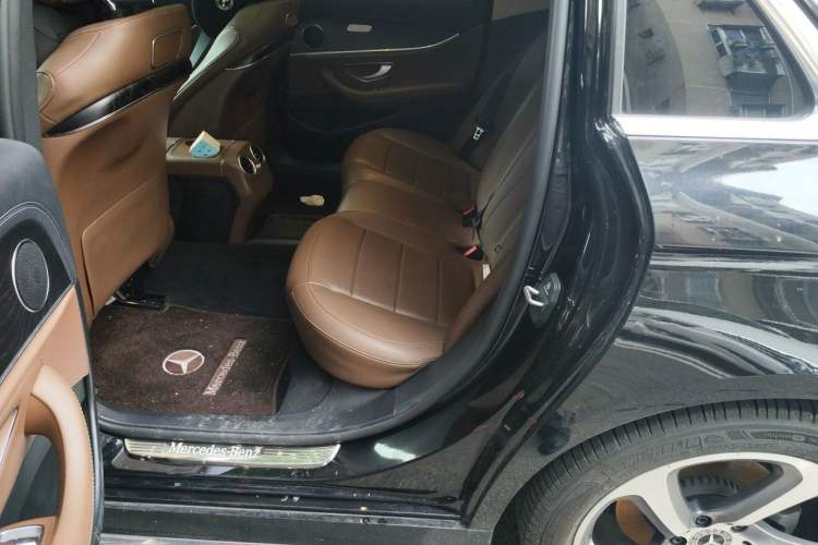 Used Mercedes-Benz E-Class 2018 E 300 L Sport Luxury Edition Left Rear Seat