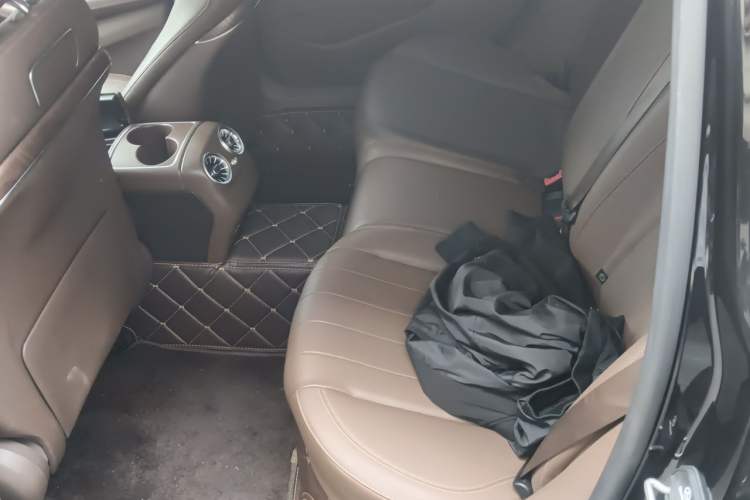 Used Mercedes-Benz E-Class 2018 Facelift E 200 L 4MATIC Left Rear Seat