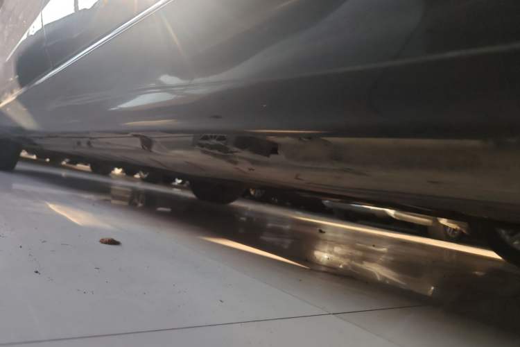 Used Mercedes-Benz E-Class 2018 Facelifted E 300 L Stylish Version Left Side Sill