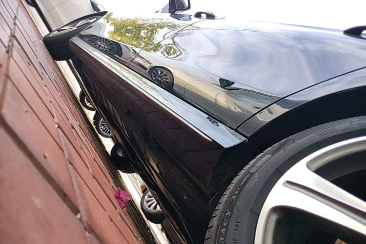 Used Mercedes-Benz E-Class 2018 Facelift E 200 L Sport Edition Left Side Sill