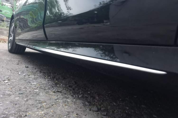 Used Mercedes-Benz E-Class 2018 Restyled E 300 L Sport Luxury Edition Left Side Sill