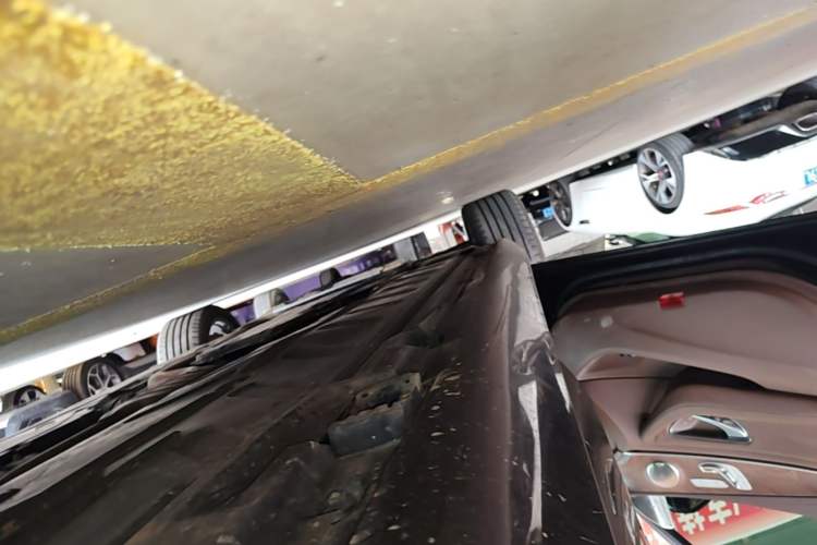 Used Mercedes-Benz E-Class 2018 Facelifted E 300 L Stylish Version Left Side Sill