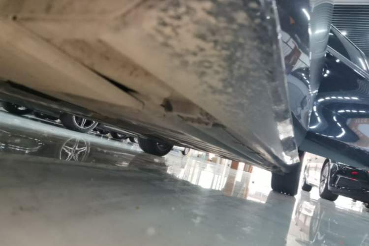 Used Mercedes-Benz E-Class 2018 Facelifted E 300 L Stylish Version Left Side Sill