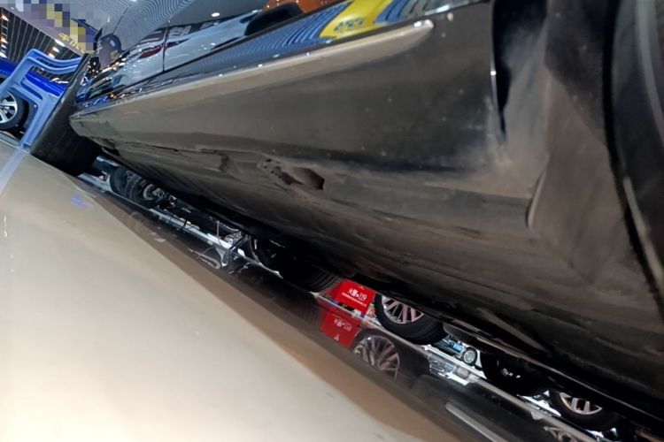 Used Mercedes-Benz E-Class 2018 Restyled E 300 L Sport Luxury Edition Left Side Sill