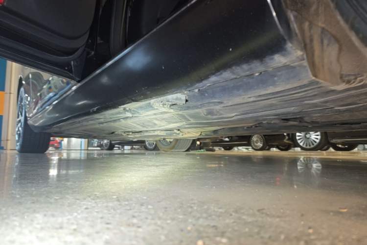 Used Mercedes-Benz E-Class 2018 Facelift E 200 L Left Side Sill