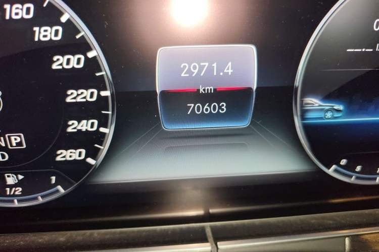 Used Mercedes-Benz E-Class 2018 E 300 L Sport Luxury Edition Odometer Close Up