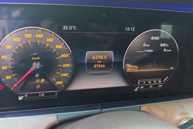 Used Mercedes-Benz E-Class 2018 Facelift E 300 L Luxury Edition Odometer Close Up