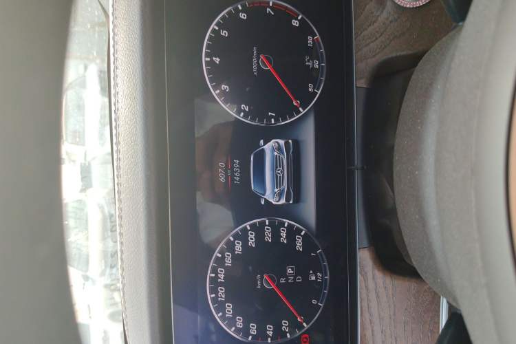 Used Mercedes-Benz E-Class 2018 Facelift E 200 L Odometer Close Up