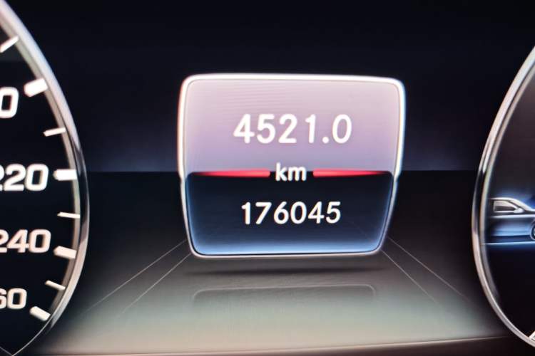 Used Mercedes-Benz E-Class 2018 E 300 L Stylish Model Odometer Close Up