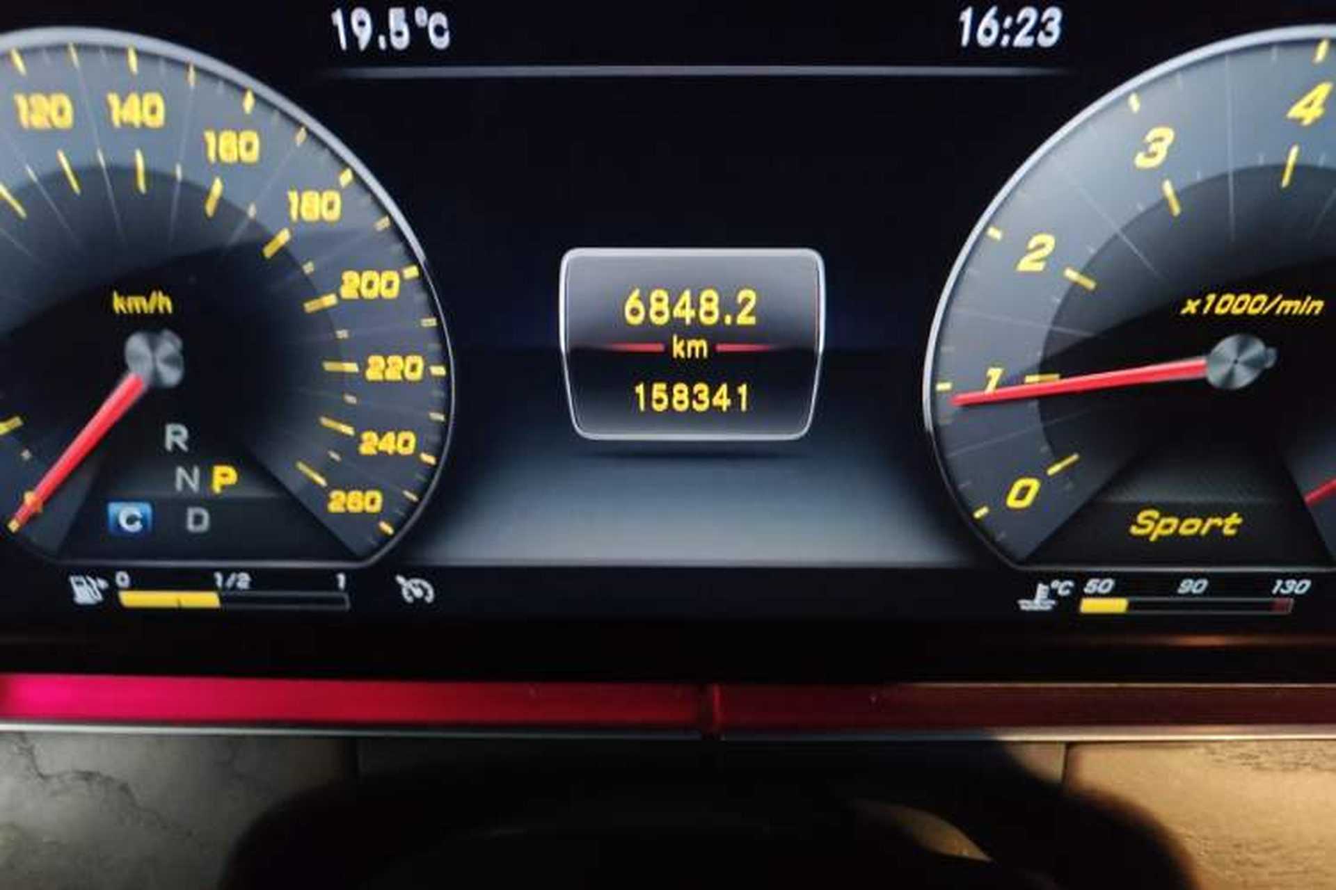 Used Mercedes-Benz E-Class 2018 Facelifted E 300 L Stylish Version Odometer Close Up