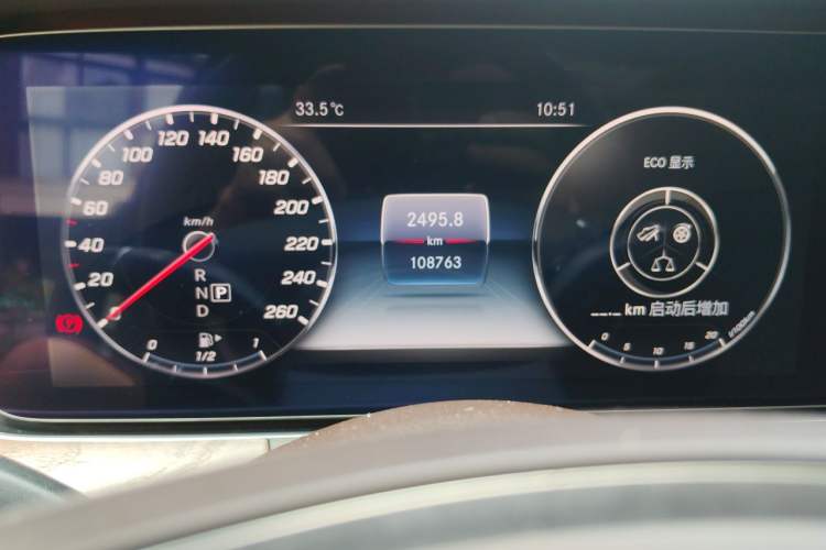 Used Mercedes-Benz E-Class 2018 E 200 L Odometer Close Up