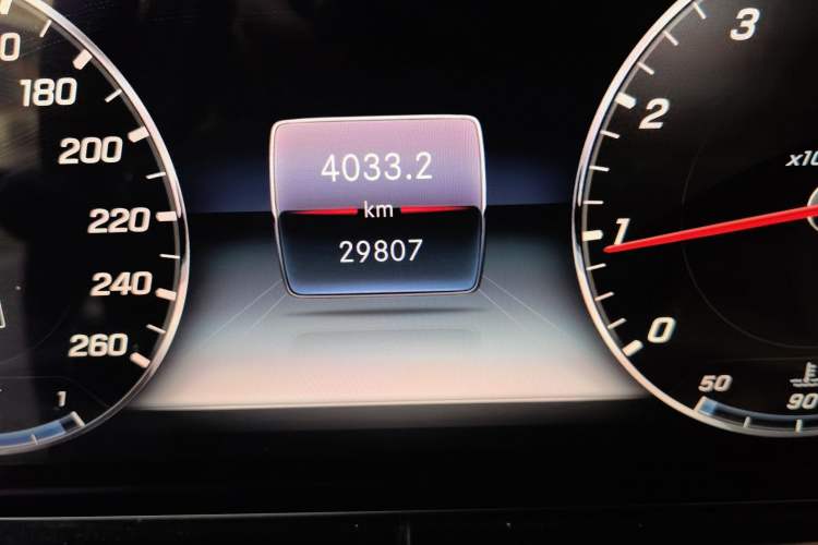Used Mercedes-Benz E-Class 2018 Facelift E 200 L Odometer Close Up