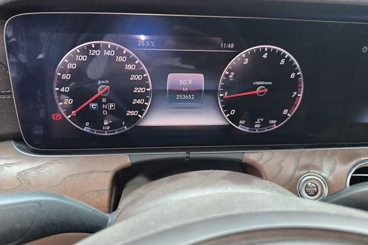 Used Mercedes-Benz E-Class 2018 Facelift E 300 L Luxury Edition Odometer Close Up