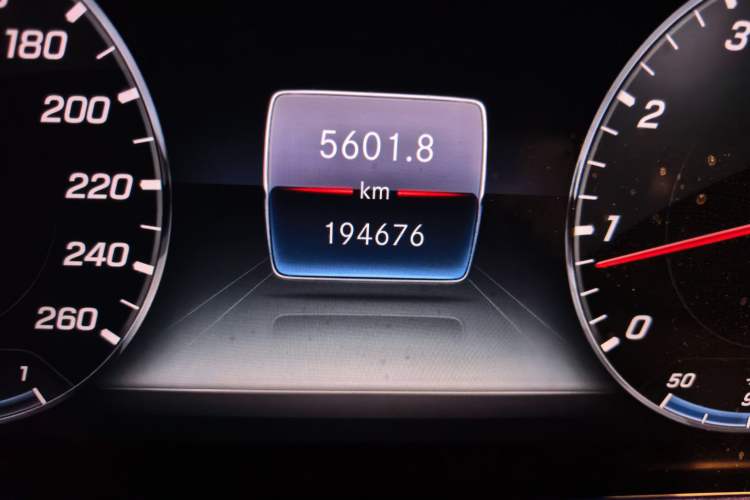 Used Mercedes-Benz E-Class 2018 Facelift E 200 L Odometer Close Up