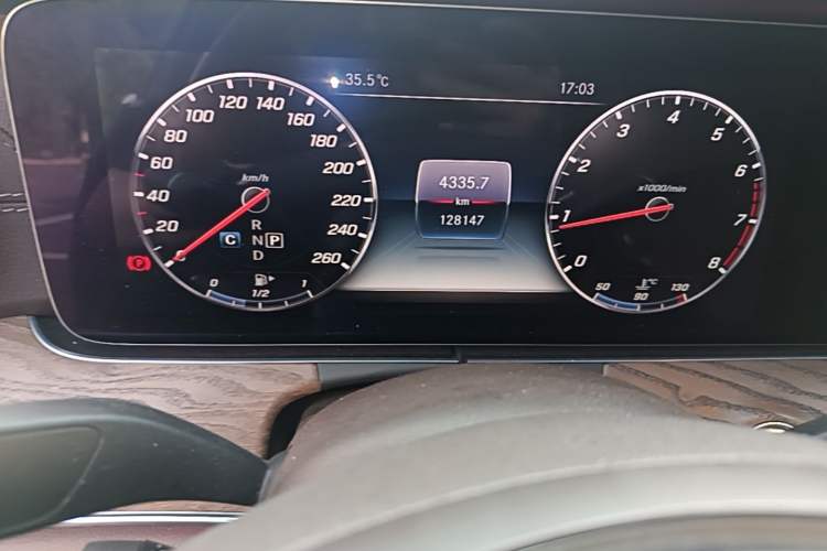 Used Mercedes-Benz E-Class 2018 Facelifted E 300 L Stylish Version Odometer Close Up