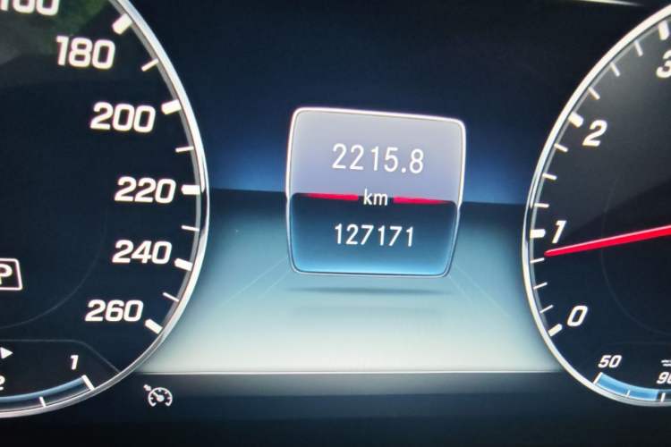 Used Mercedes-Benz E-Class 2018 Facelift E 200 L Odometer Close Up