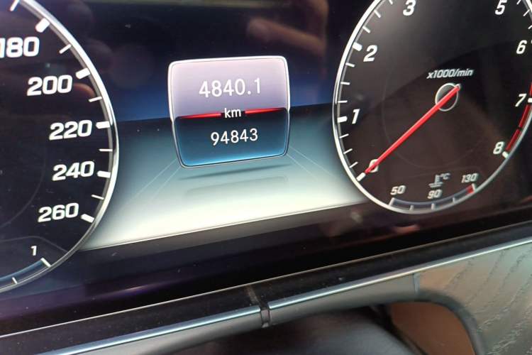 Used Mercedes-Benz E-Class 2018 Facelift E 200 L Sport Edition Odometer Close Up