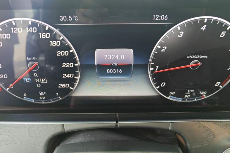 Used Mercedes-Benz E-Class 2018 Restyled E 300 L Sporty and Stylish Edition Odometer Close Up