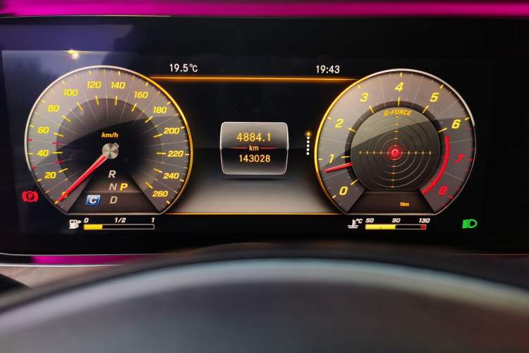 Used Mercedes-Benz E-Class 2018 Facelift E 300 L Luxury Edition Odometer Close Up