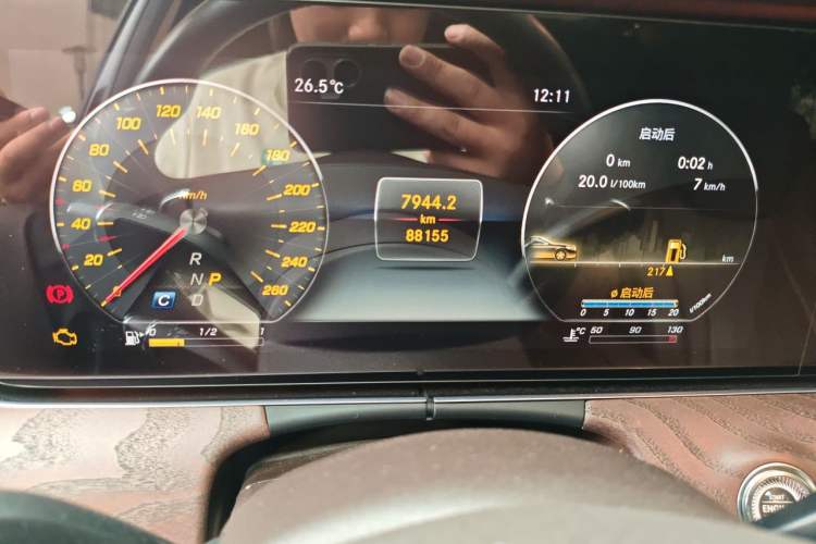 Used Mercedes-Benz E-Class 2018 Facelift E 200 L Odometer Close Up